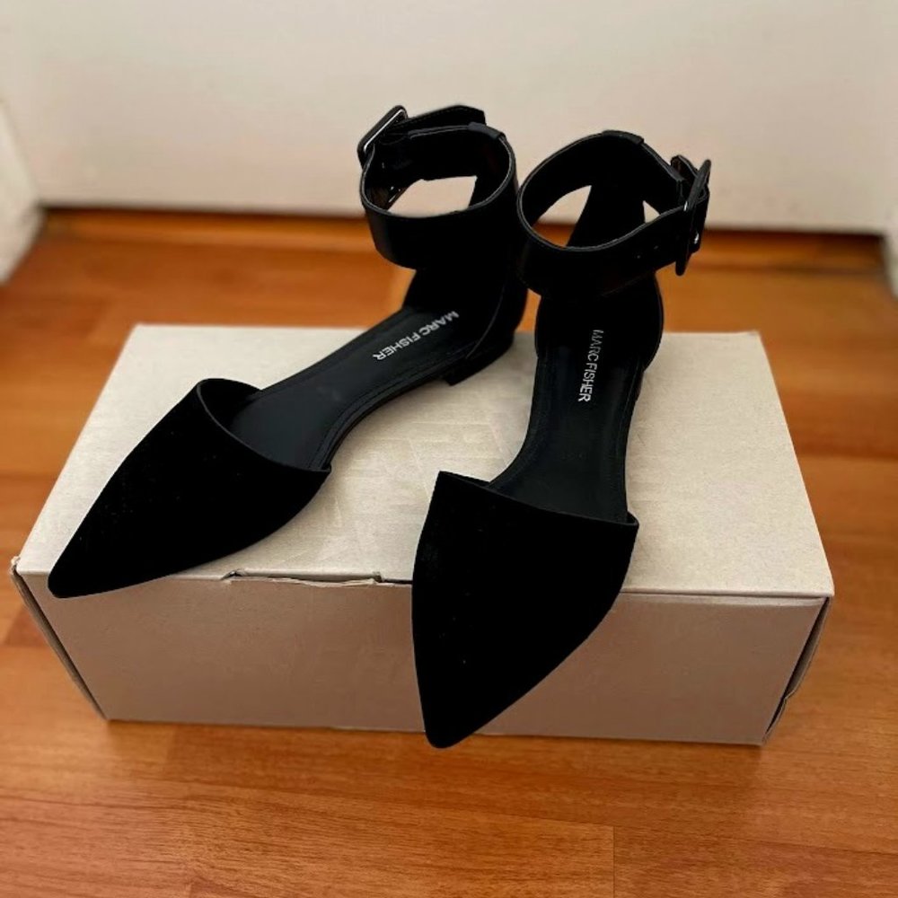 Marc Fisher Ankle Strap Pointed Toe Flat Sandals / Size 6 1/2